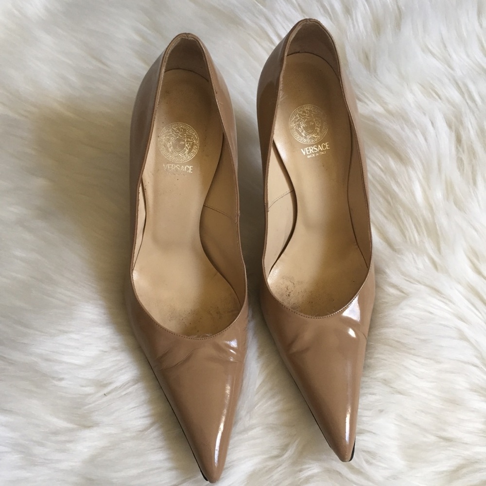 Versace Nude Patent Pointed Toe Stiletto Pumps with Metallic Heels - Picture 3 of 8